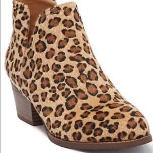 NEW - Chinese Laundry booties, size 7.5